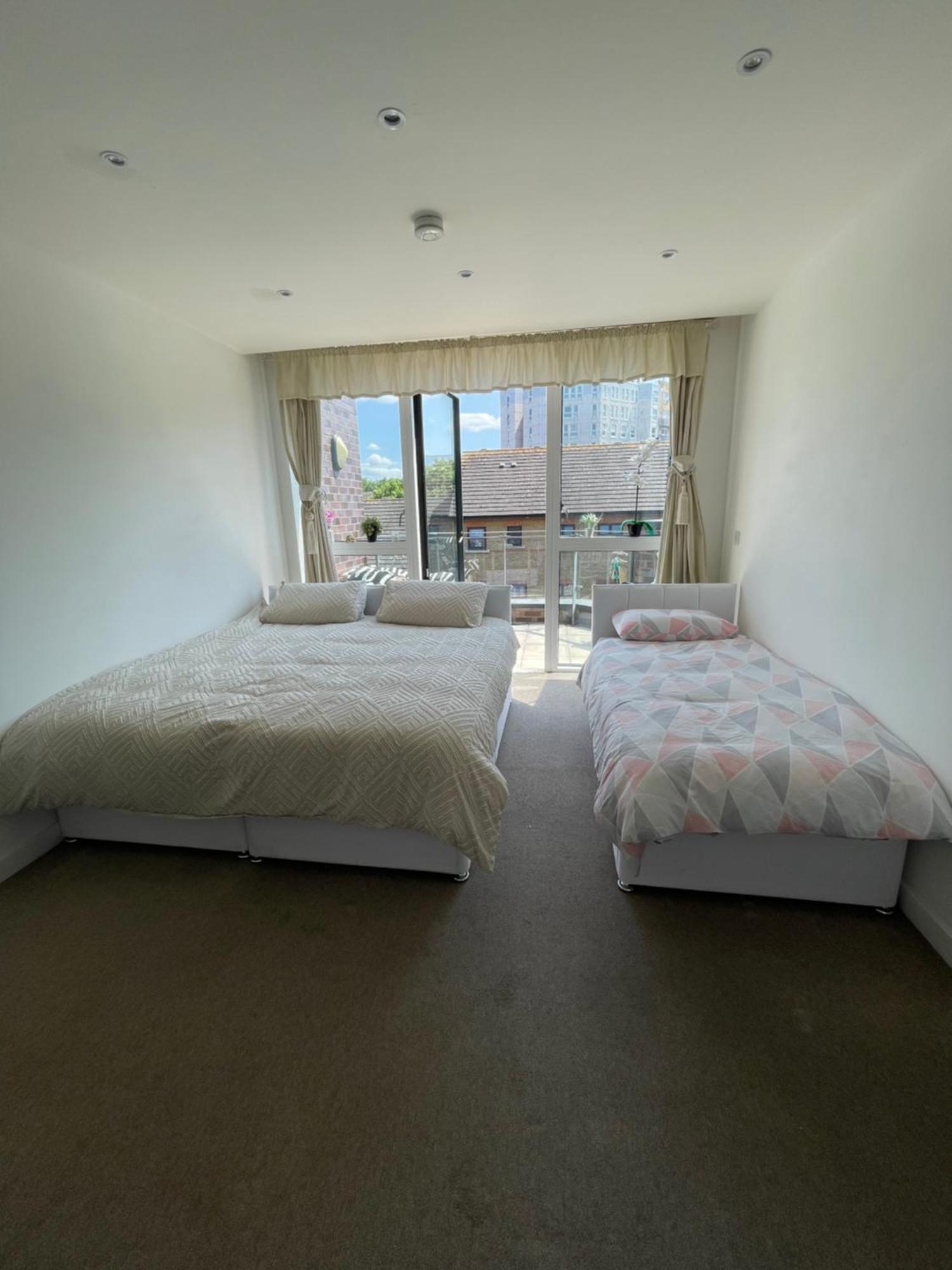 The Xl Modern Retreat London