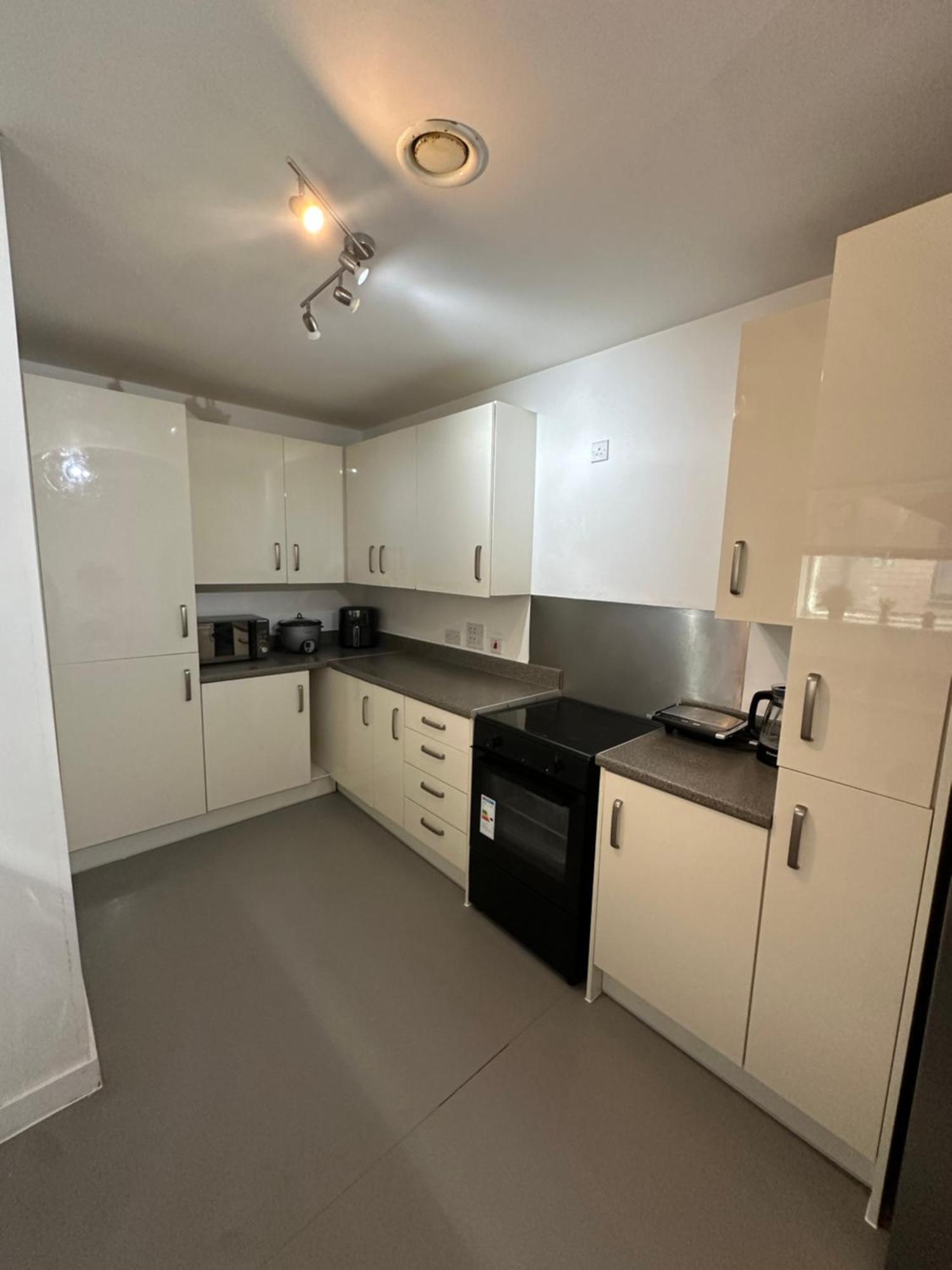 Guest house The Xl Modern Retreat London